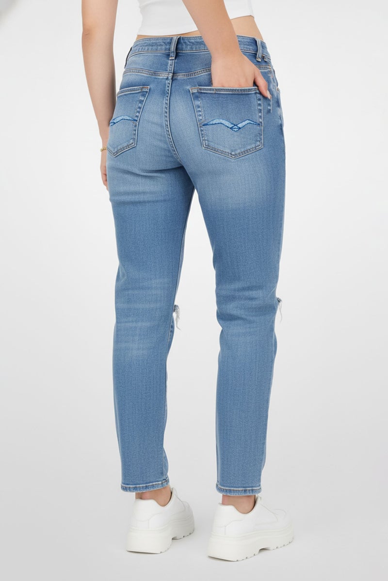 Replay Women Tapered Fit Washed Stretchable Jeans, Light Blue - Image 4